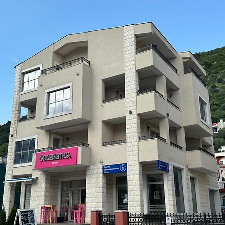 아파트먼트 보레타 부드바 외부 사진